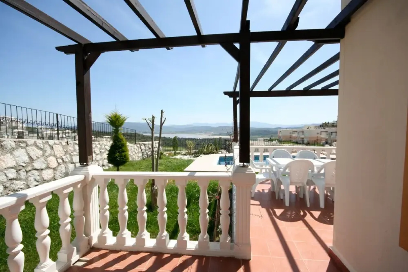 Important Group Turqouise Villa Katrina