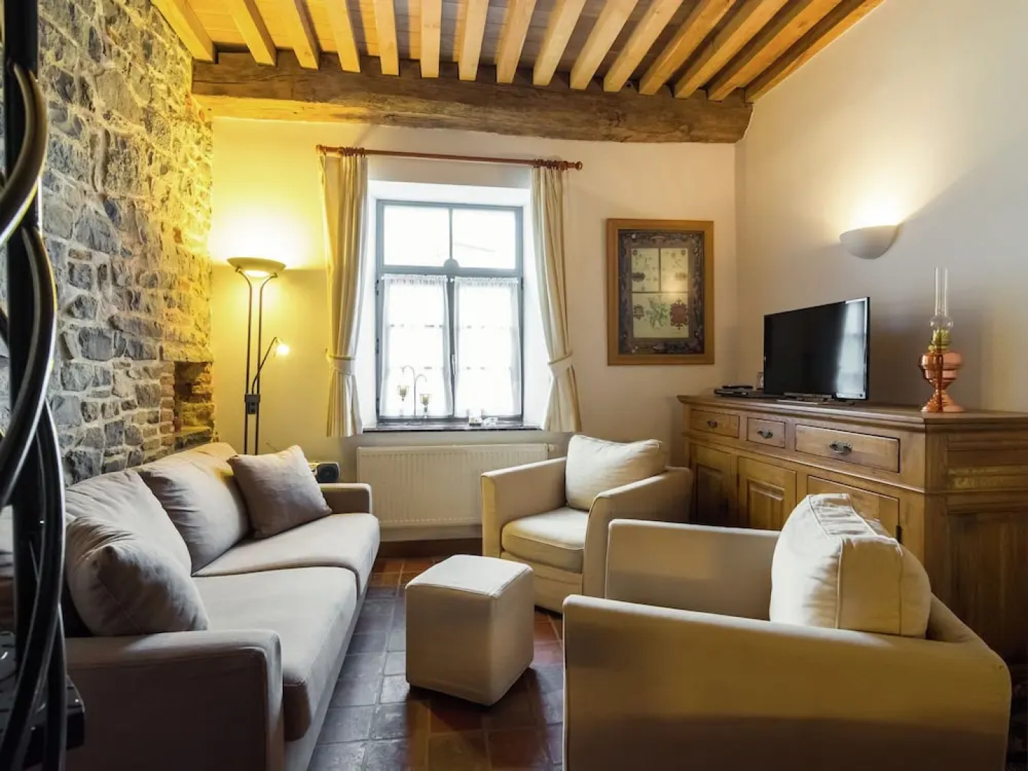 Beautiful Building, With Separate Apartments, Perfect for Family Celebrations