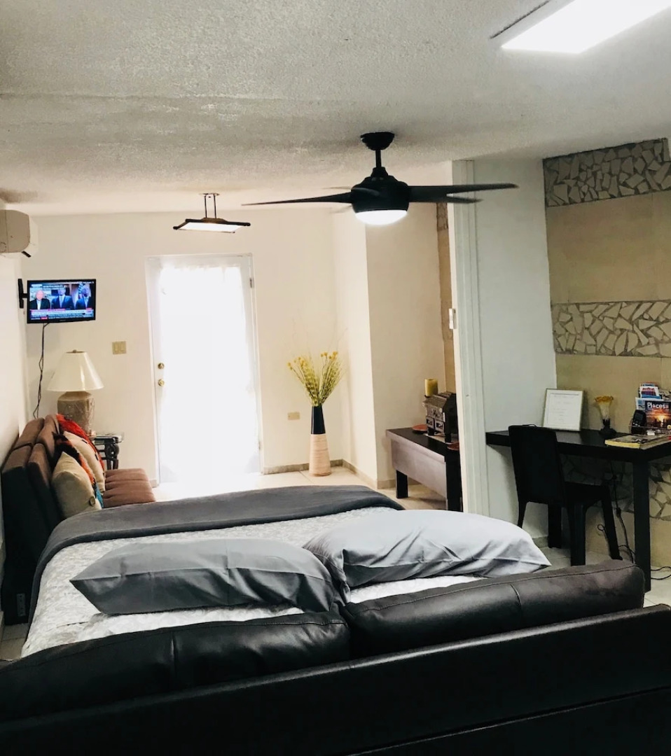 Oversize Studio close to the Beach/Airport