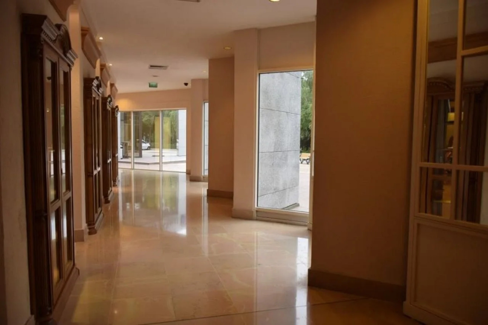 Отель Pullman Bucharest World Trade Center