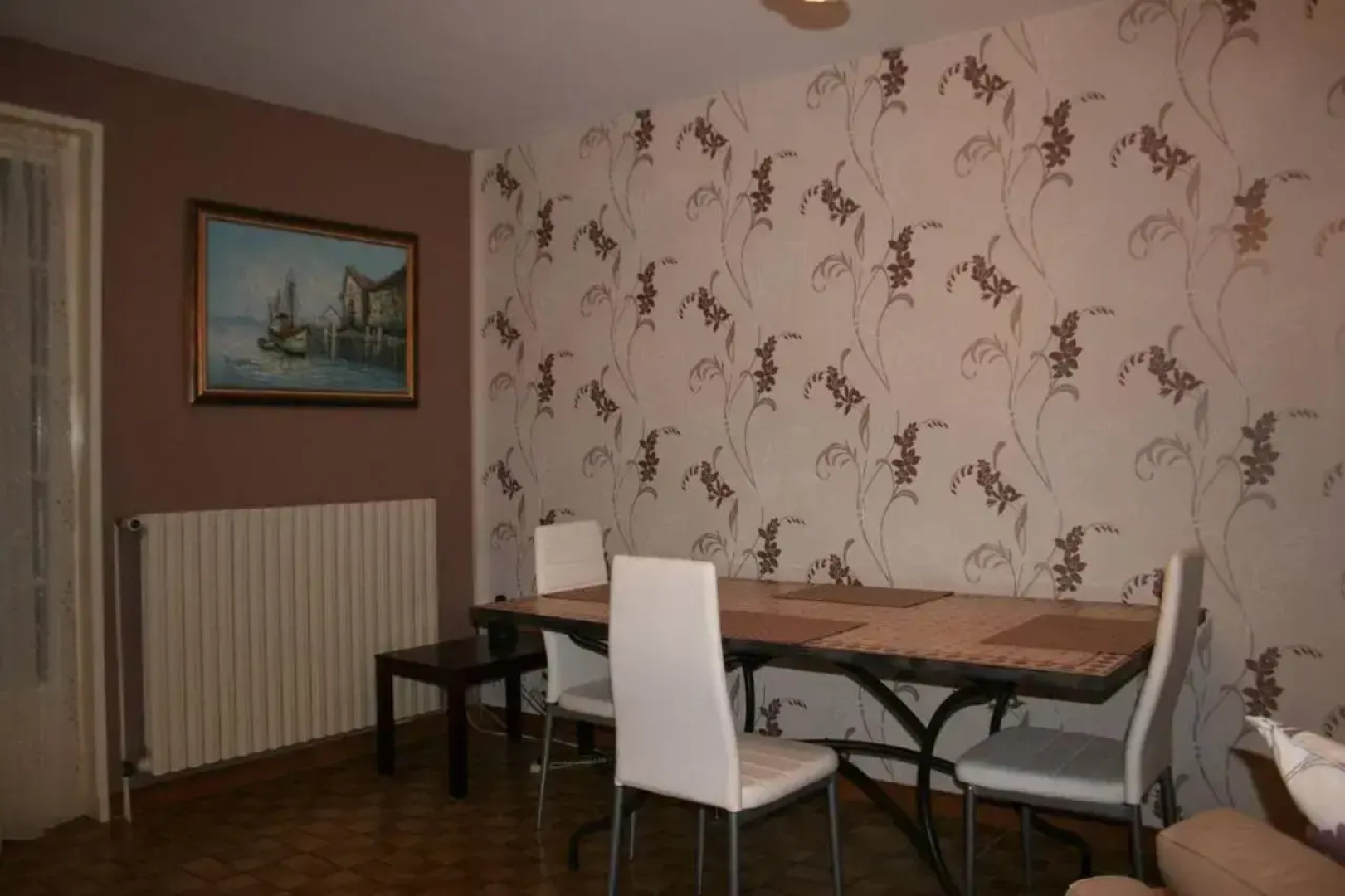 1 Bedroom House 20min Walk To Centre in Tournus (Adults Only)