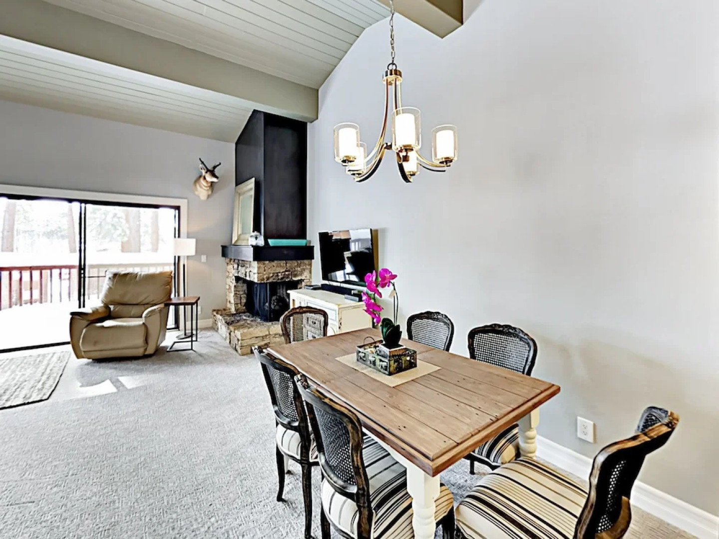 Updated Pinewild W/ Deck & On-site Tennis 3 Bedroom Condo