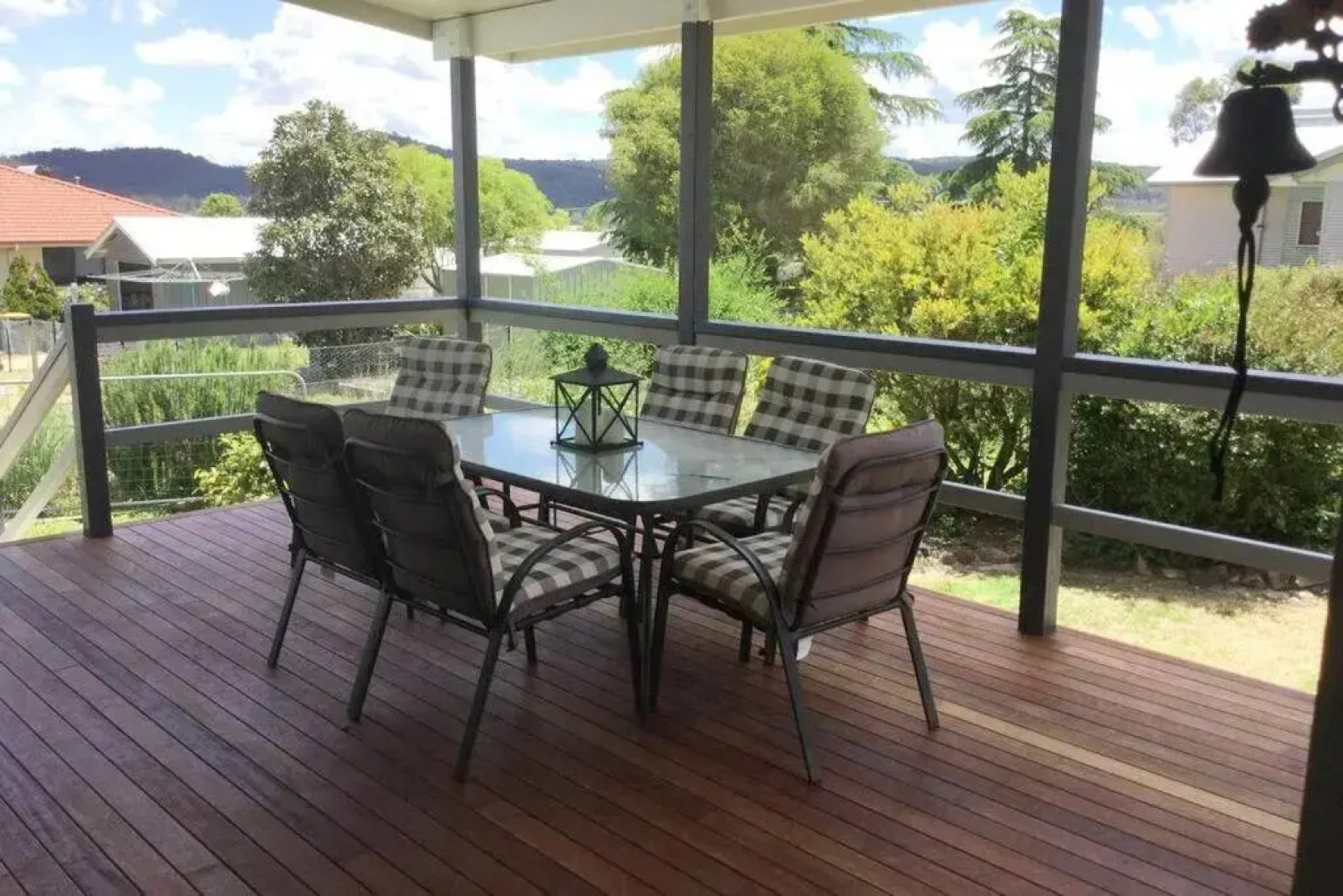 Amiens Cottage. Queenslander, charming, central.