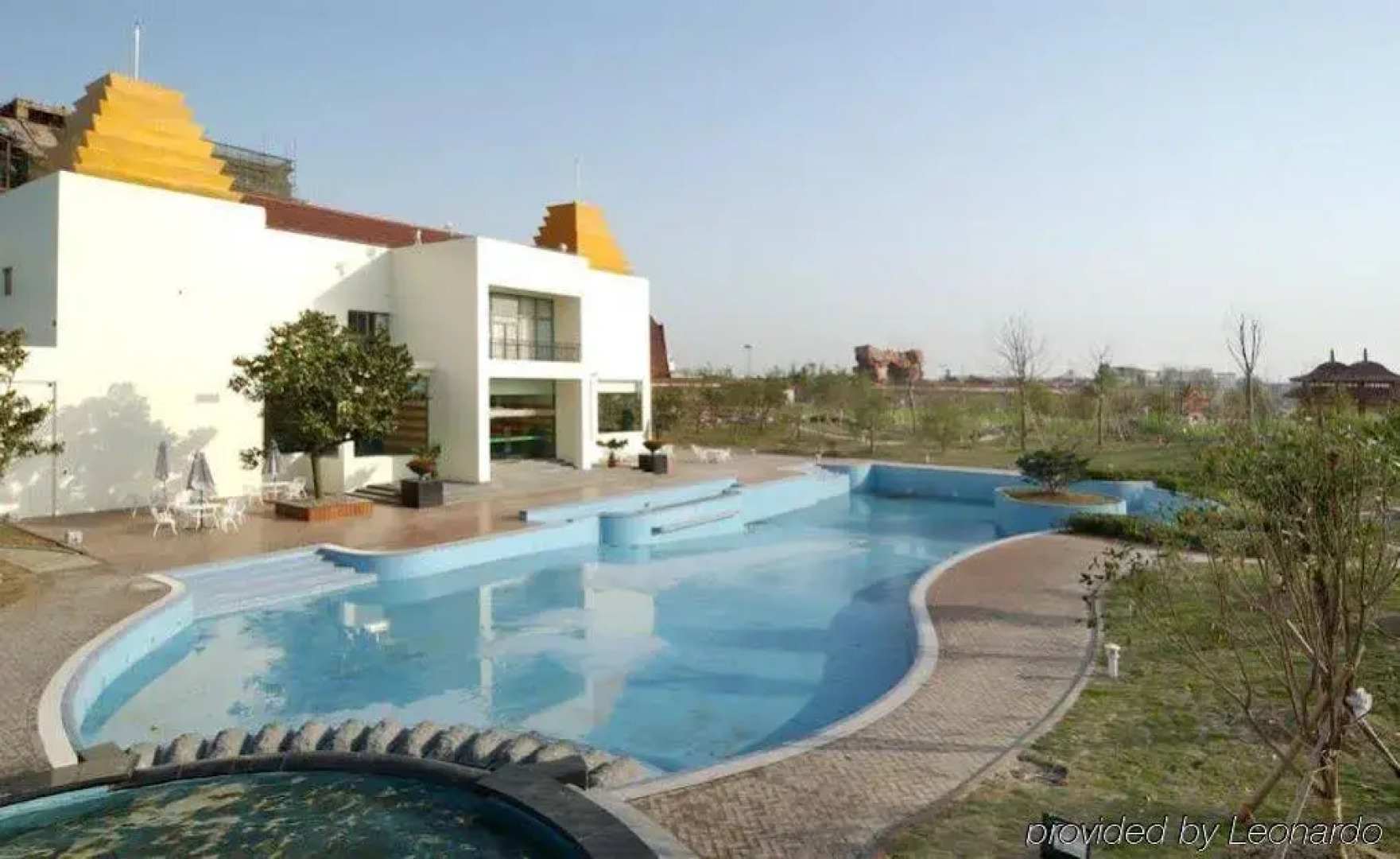 Oak Bay Garden Hotel