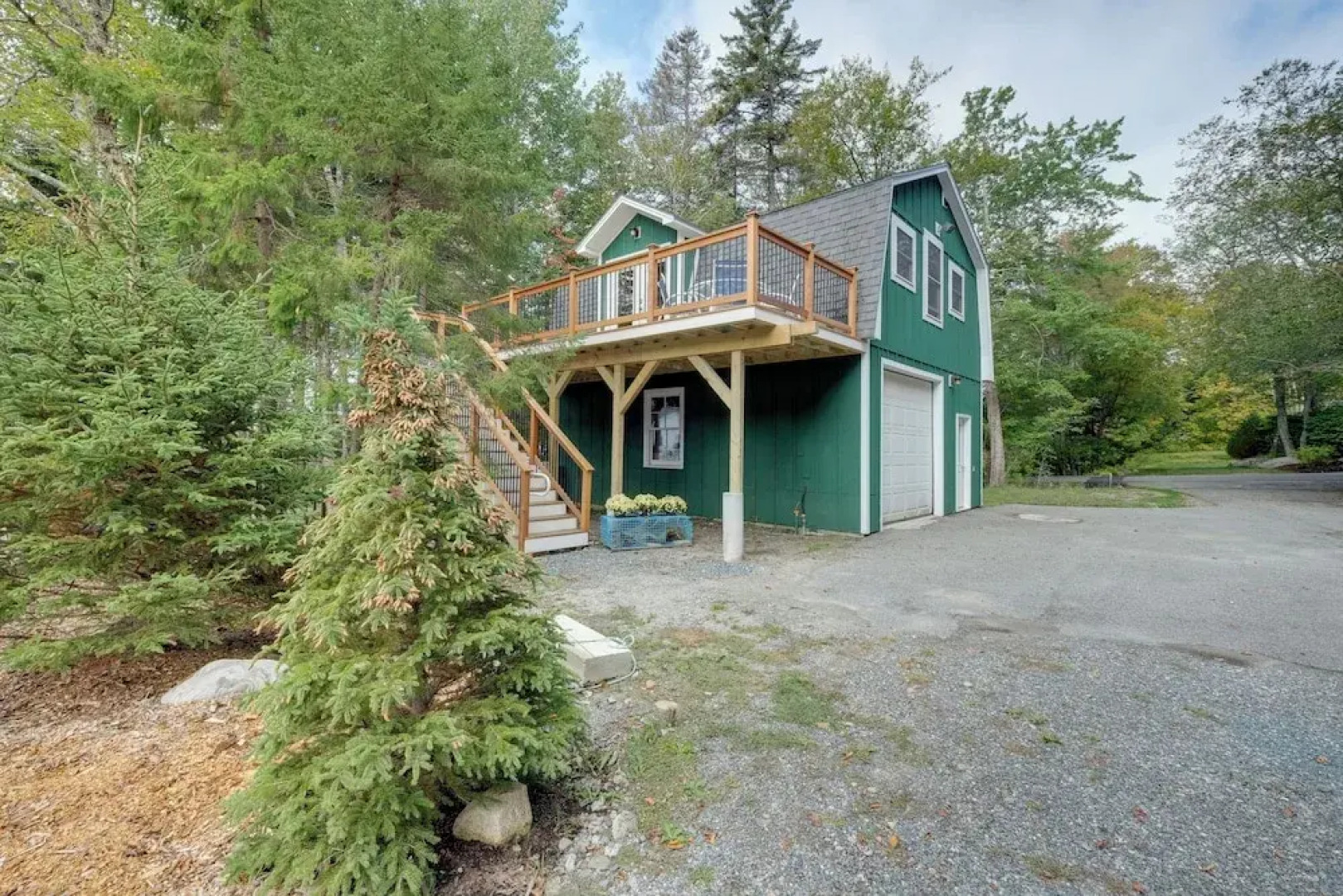 Cozy Apt w/ Deck, ~ 5 Miles to Acadia Nat'l Park!