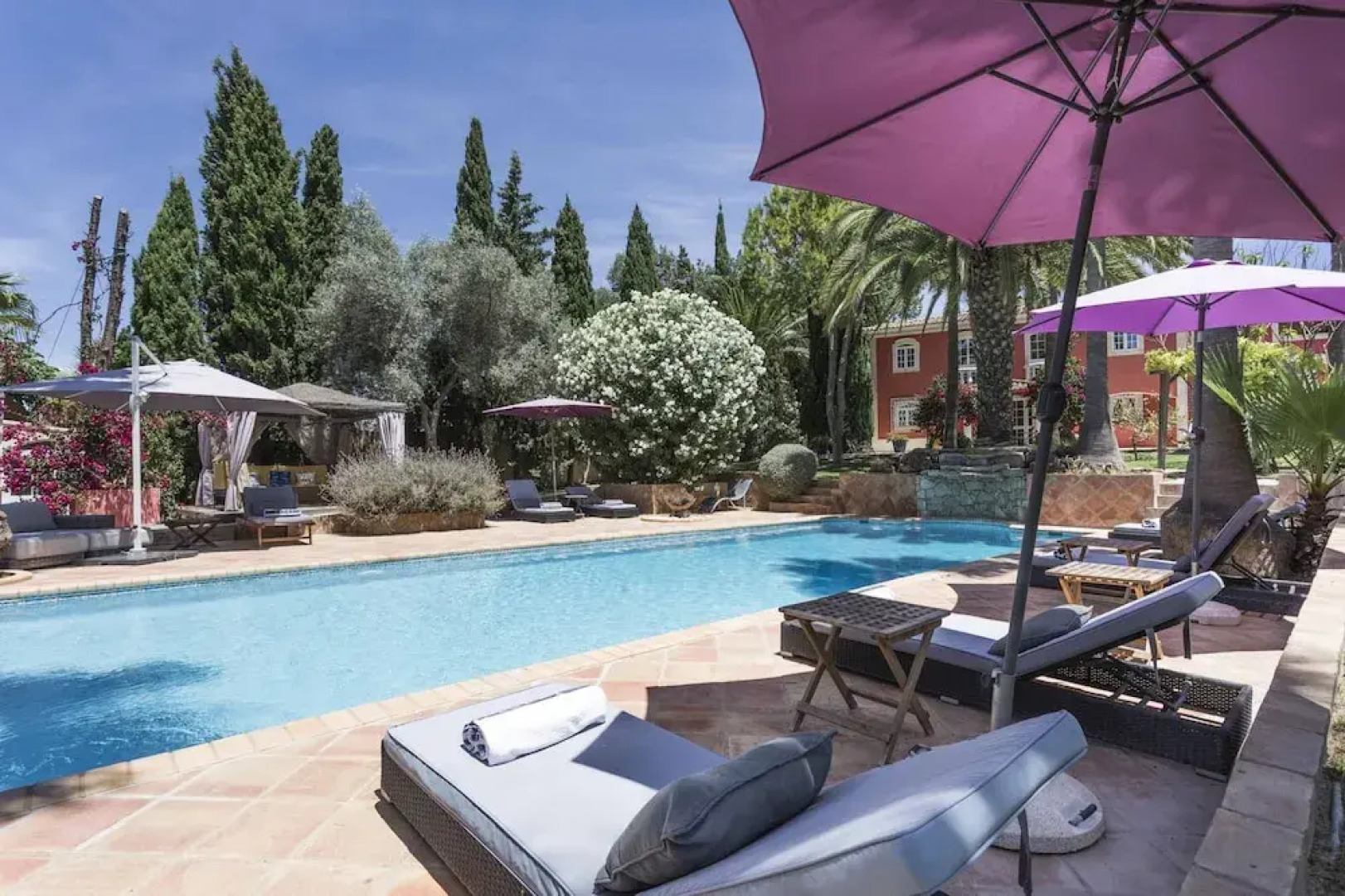 Villa Oasis by Cadenzalux