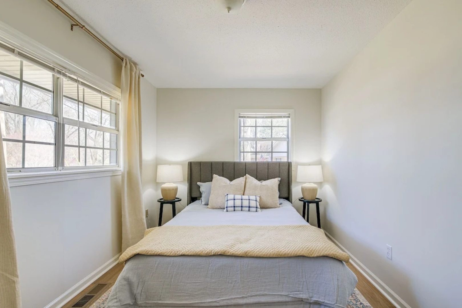 Oxford Getaway: Walk to Oxford Square!