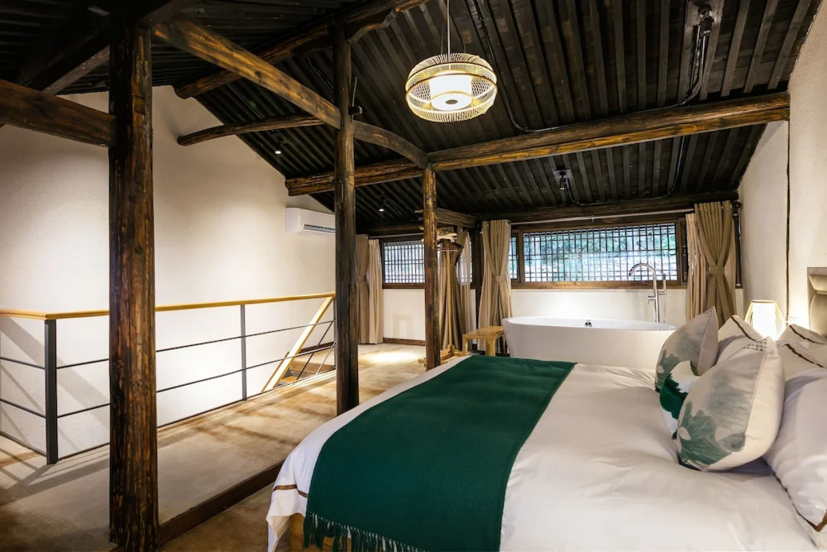Xiananshan Village Hotel