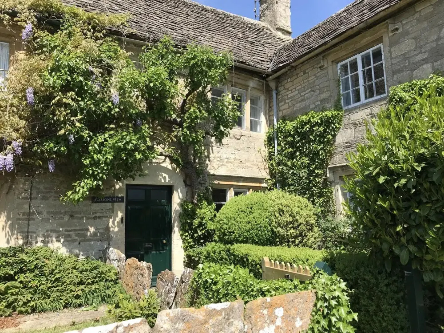 Stone Cottage close to village shop, pool & pub