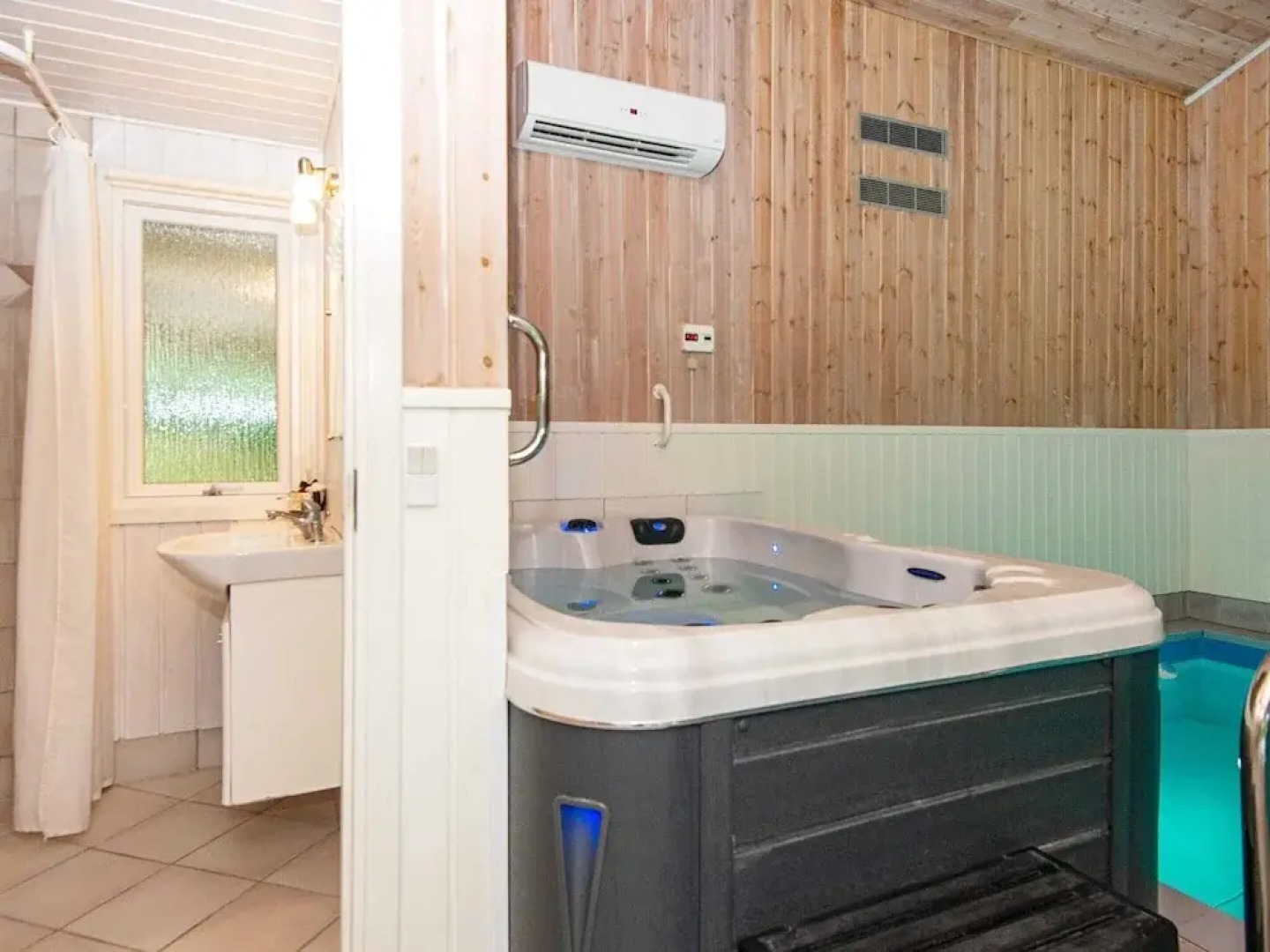 8 Person Holiday Home in Oksbol