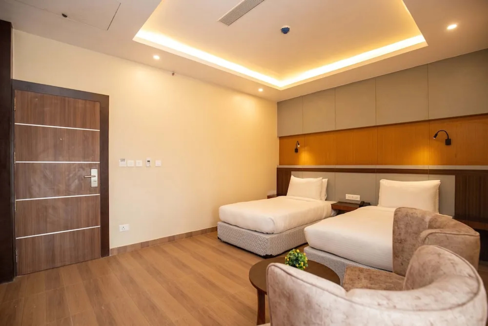 Hotel Palm International