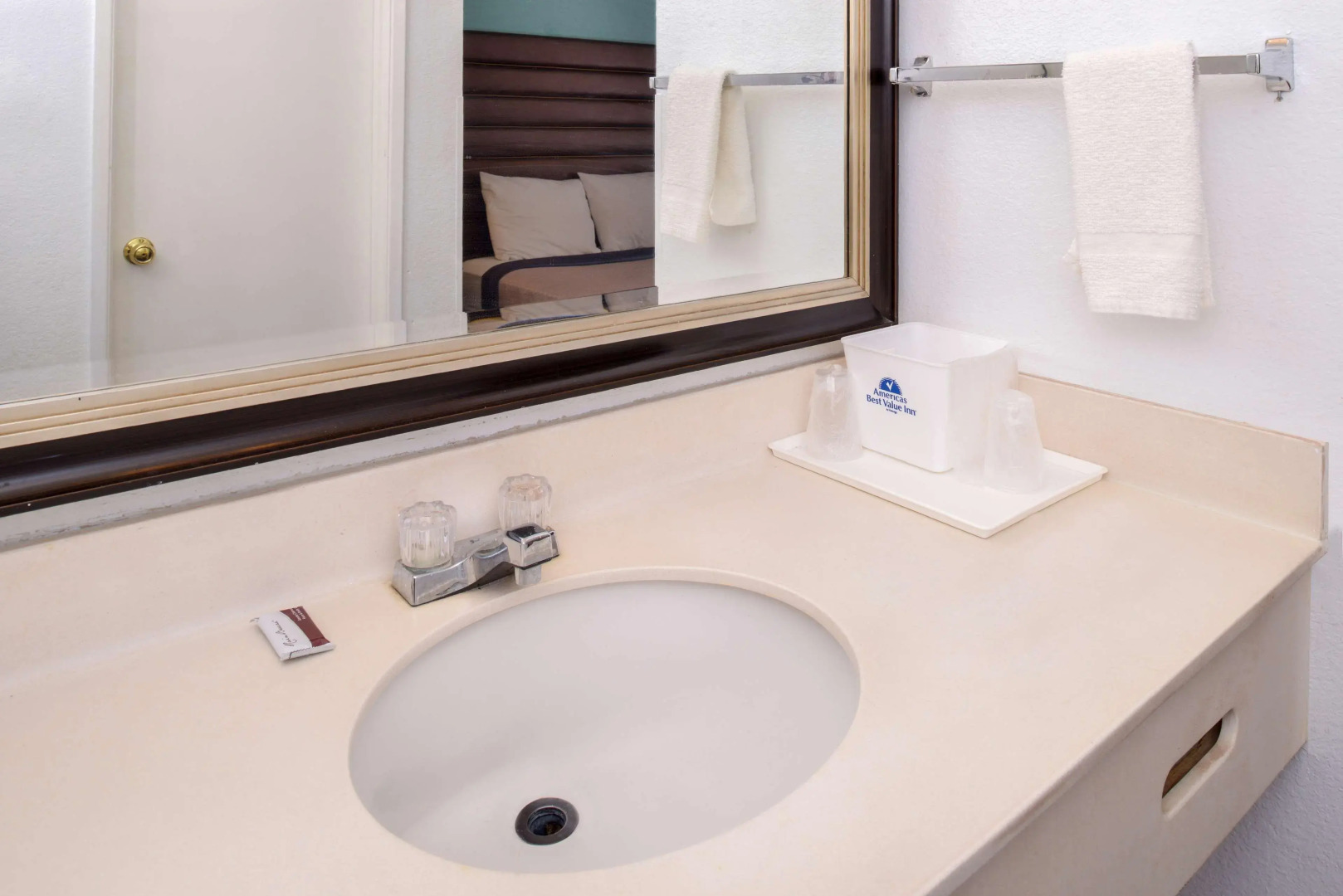 Studio 6 Suites Delano, CA