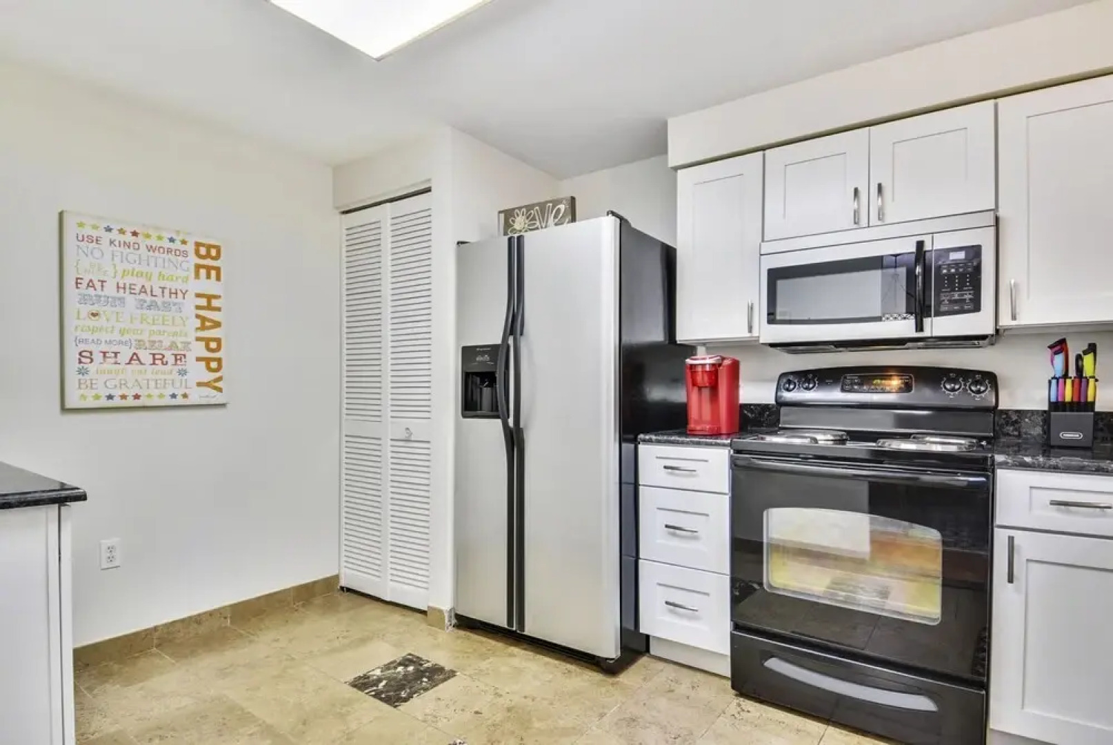 Top Rated Townhome - Our Reviews say it All. Large Discount During Pandemic. Self Checkin, Pet Friendly! Super-host Support