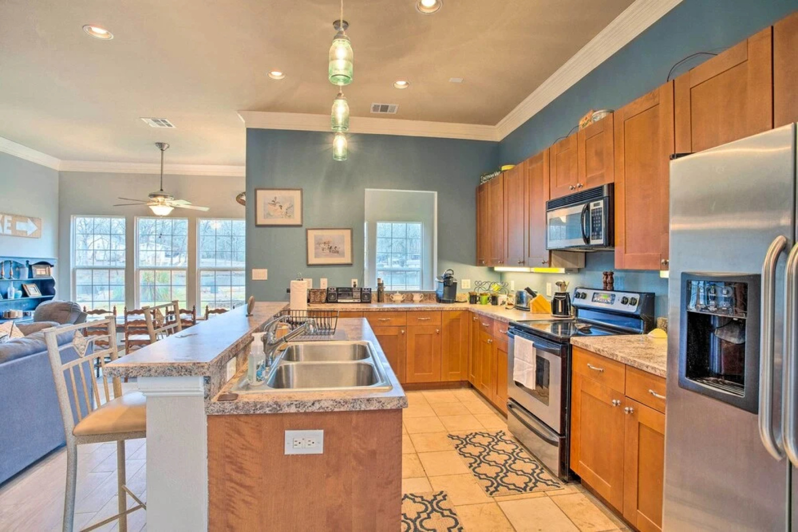 Cedar Creek Reservoir Home w/ Deck & Fire Pit!