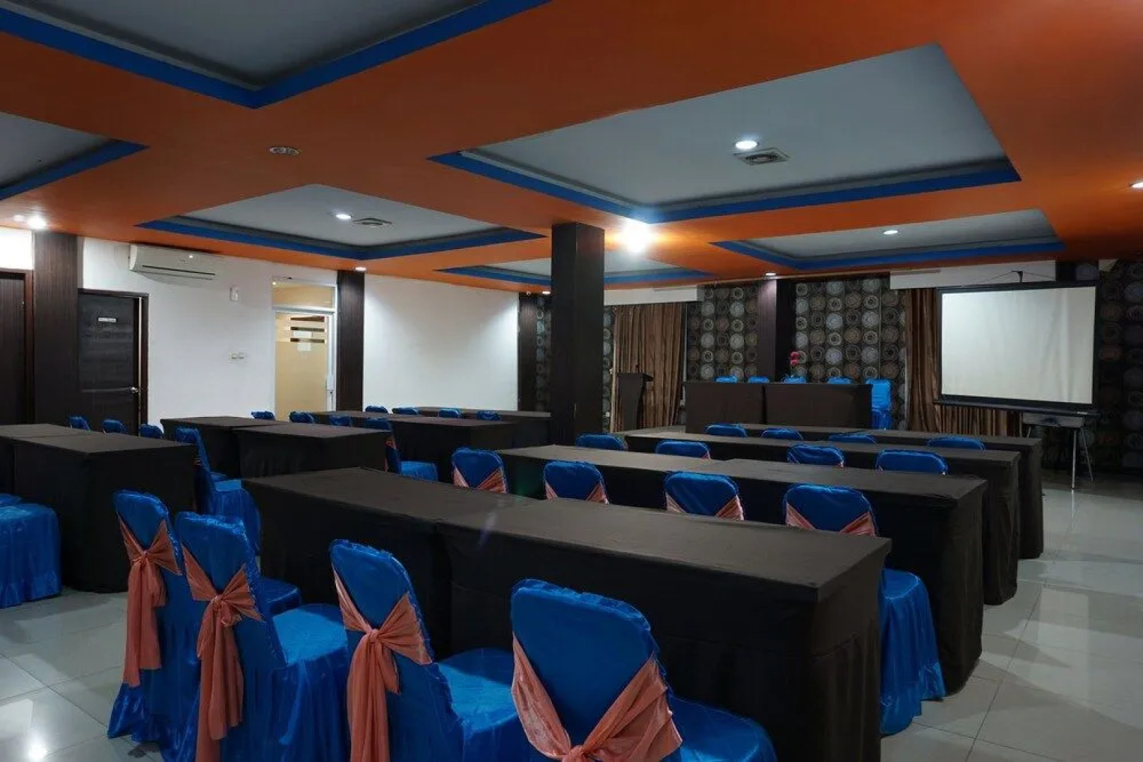 OYO 1161 Stefani City Hotel