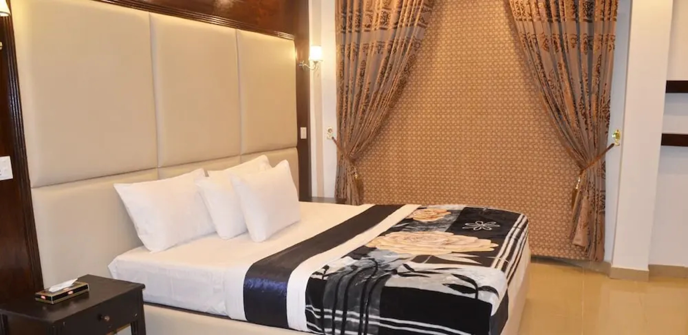 Hotel Grand Peshawar