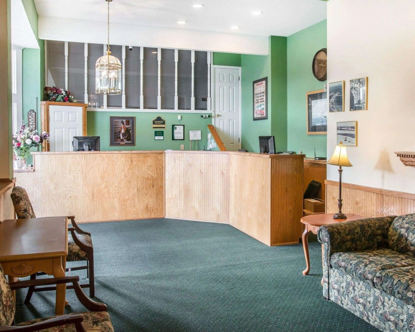 Quality Inn & Suites Mackinaw City Beachfront