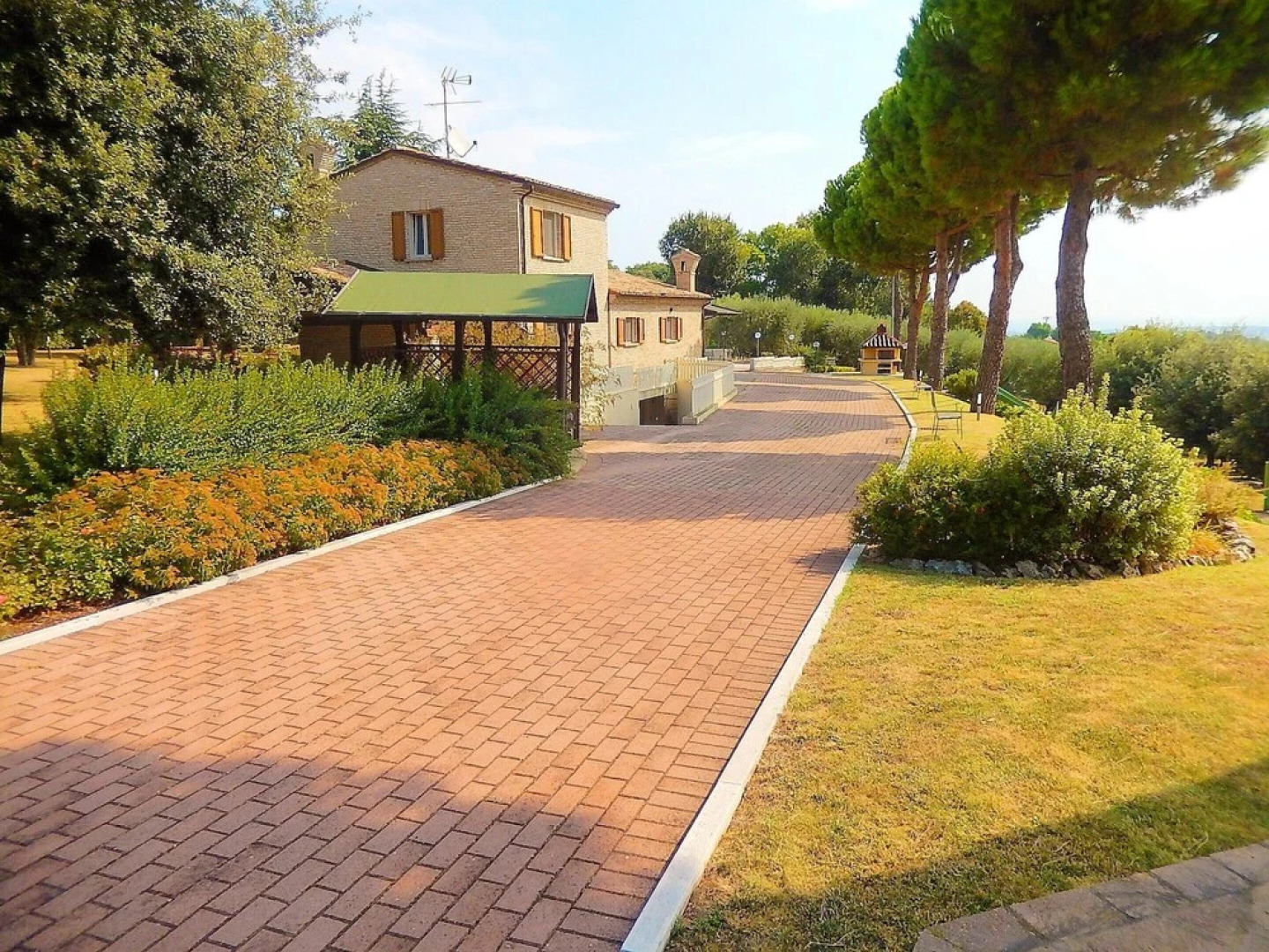 Villa Strada Comunale di Monte Giove