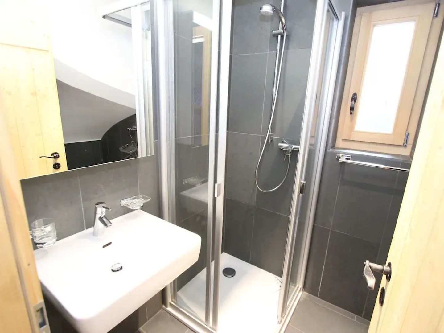 Superb new Chalet, Built in 2010, in the Middle of the ski Resort of Tzoumaz