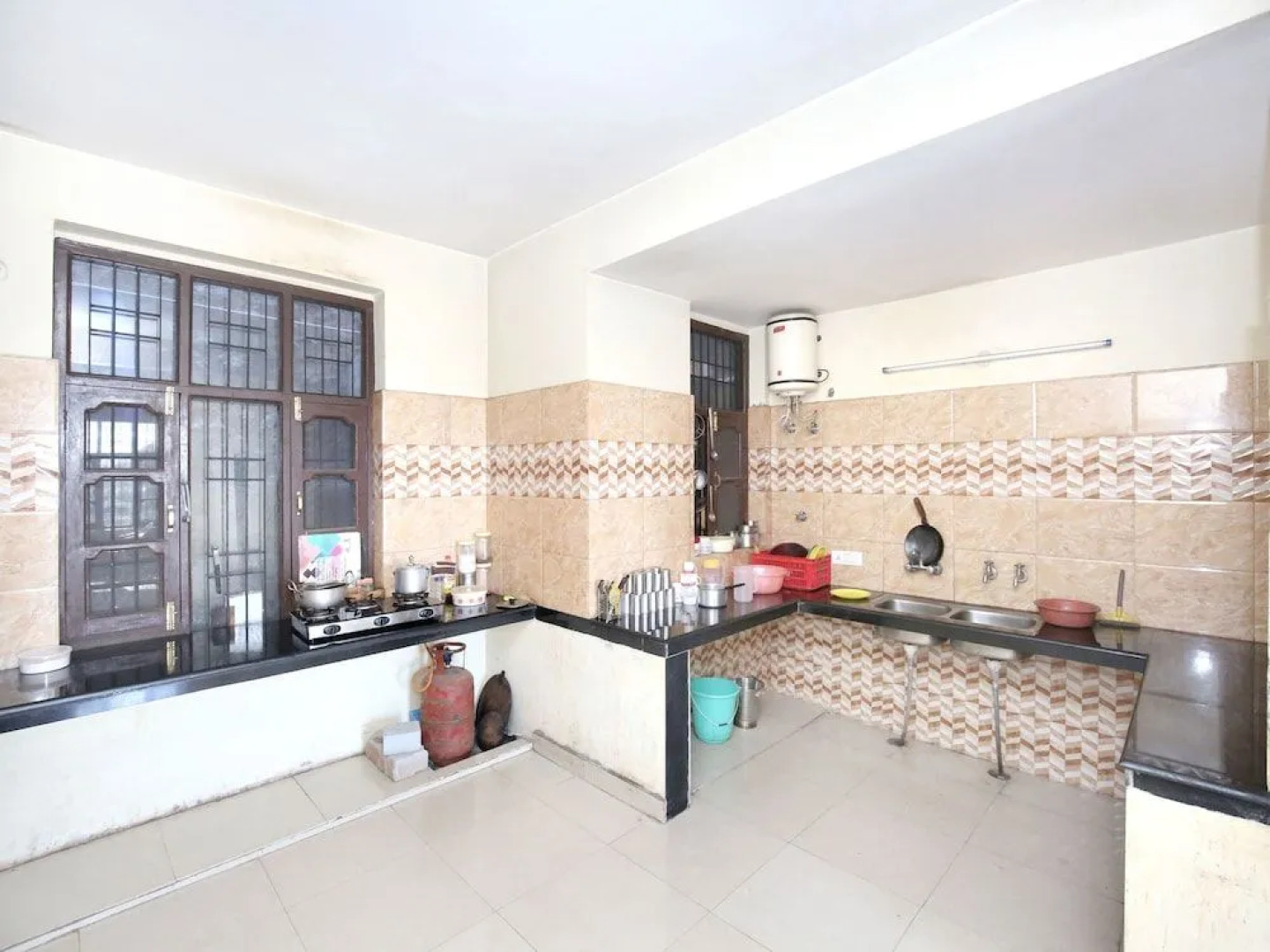 OYO 12734 Home Valley View Studio Kasauli