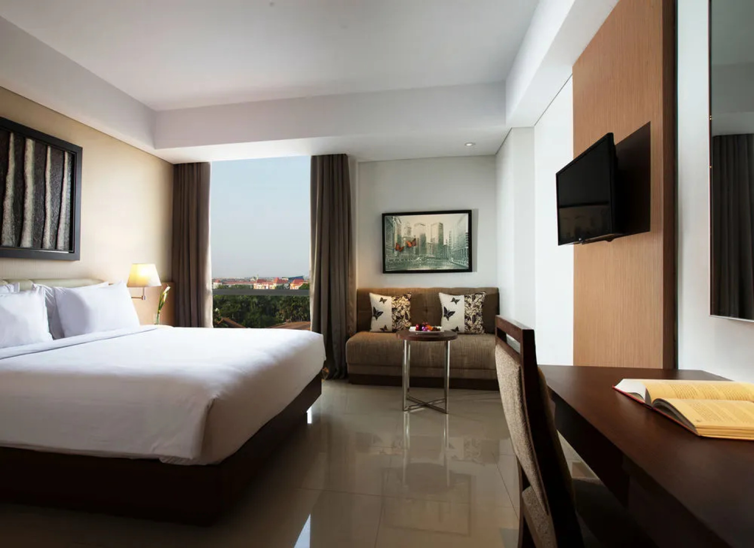 Santika Premiere Kota Harapan Indah