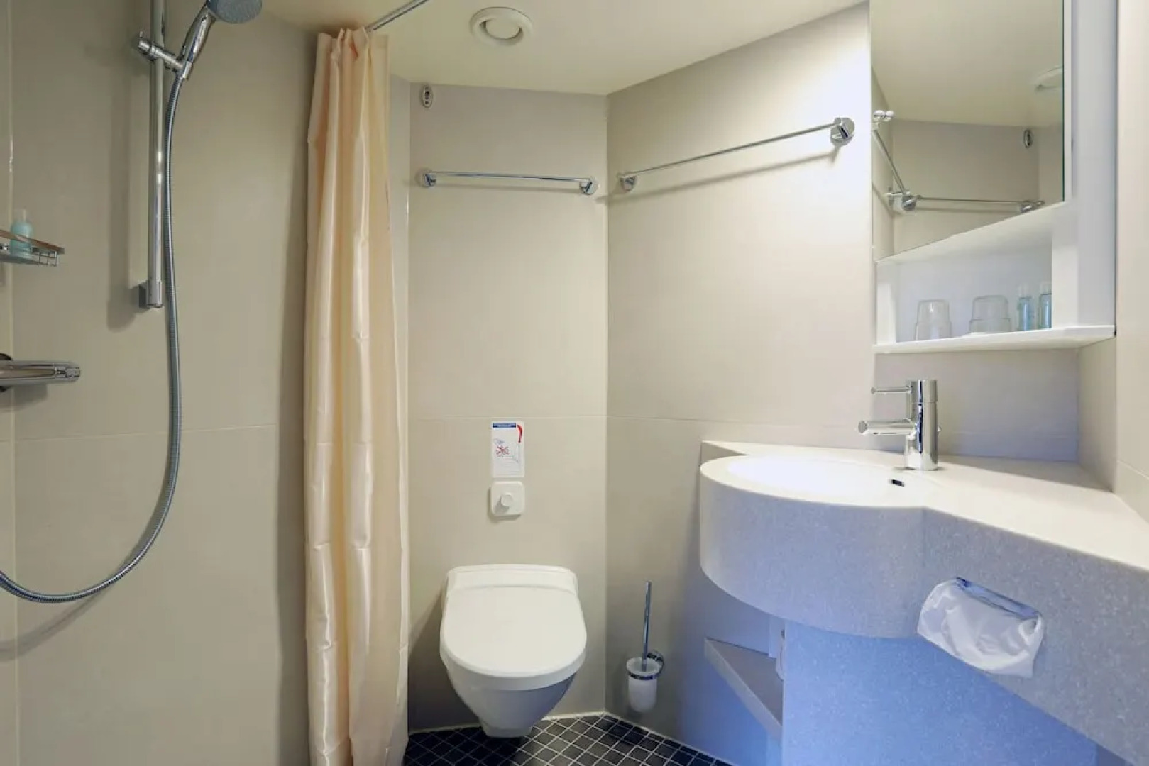 Hotelkabinenschiff Junker Jörg