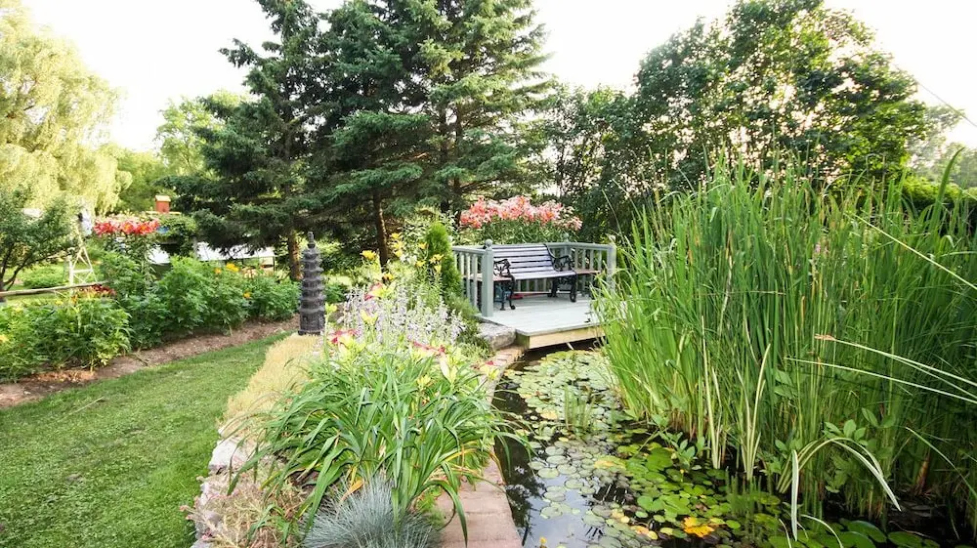 Nap N Nosh Bed and Breakfast