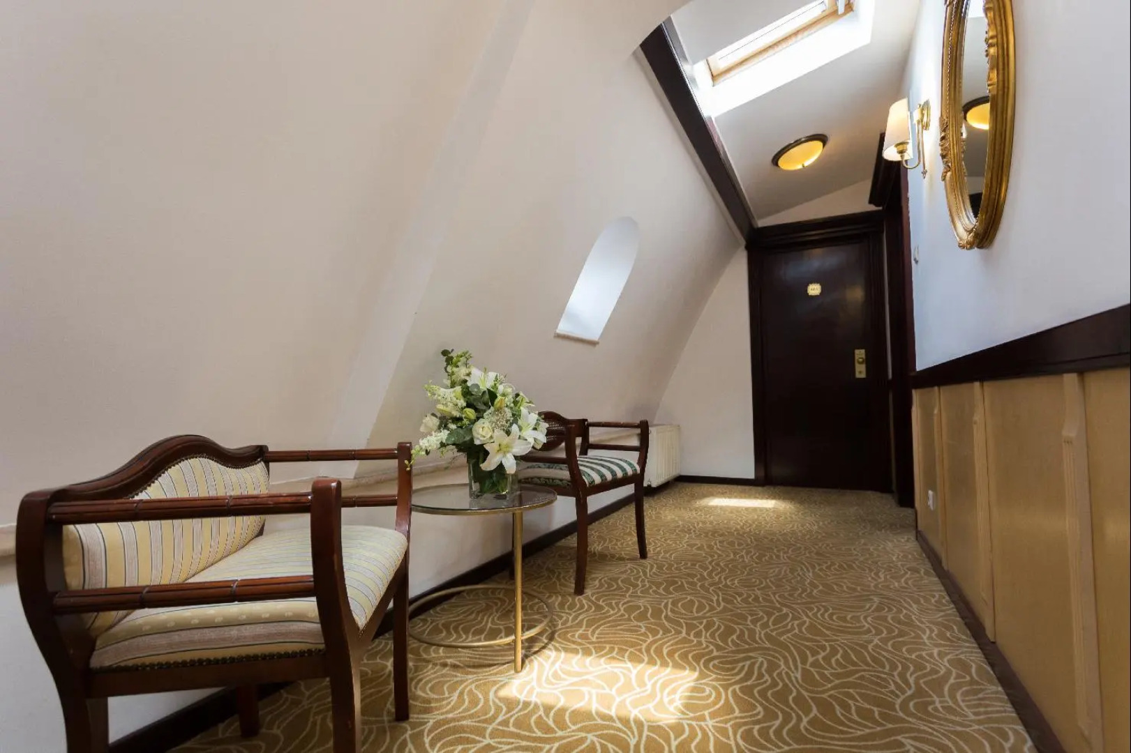 Zeus Essence Bucharest Venezia