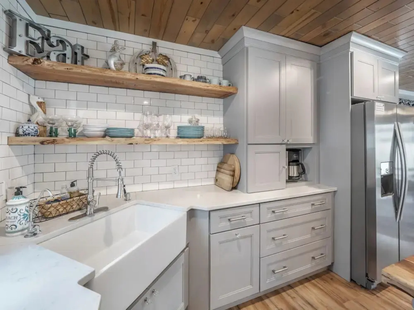 Barefoot Bungalow Kure