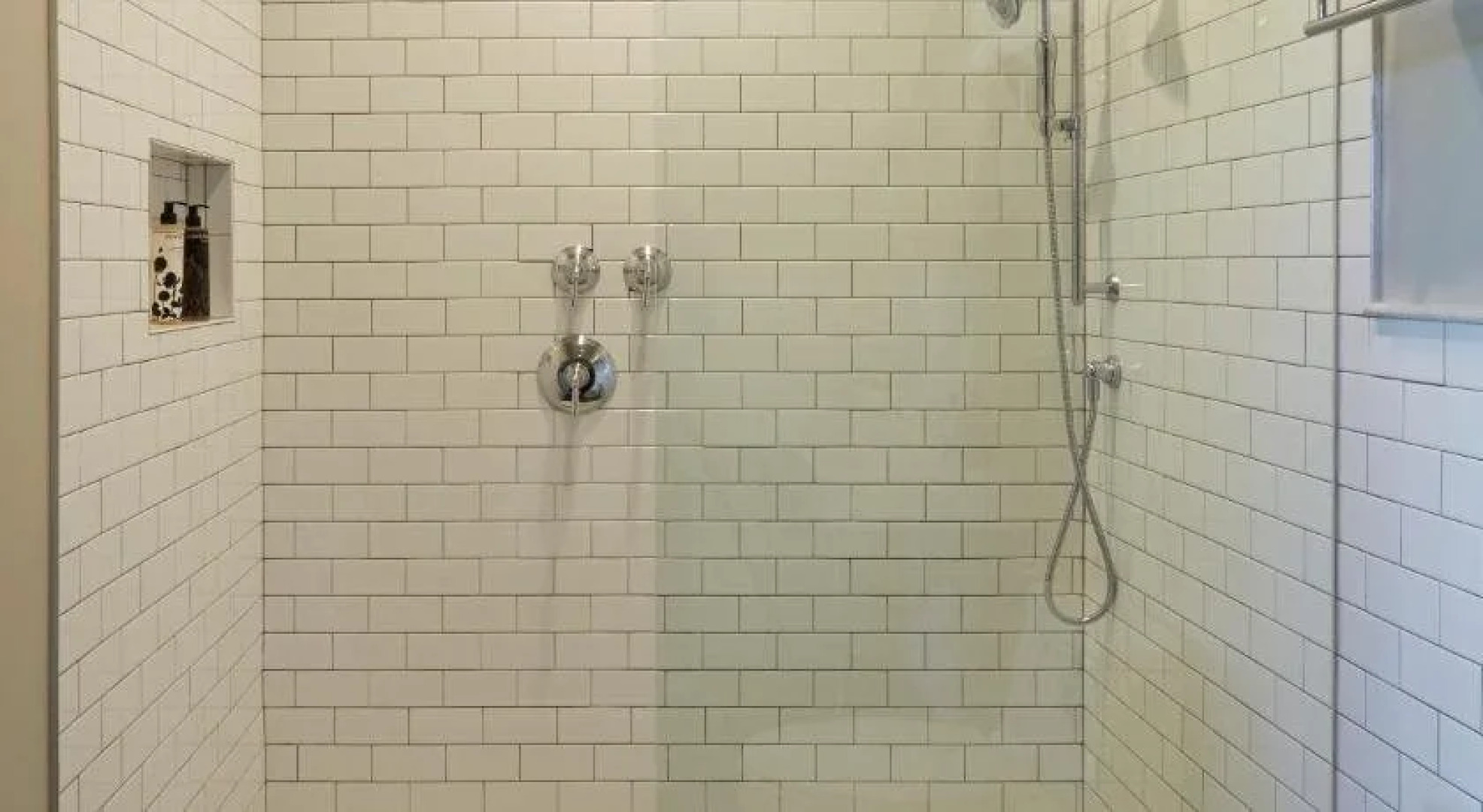 Kinn Guesthouse Bay View