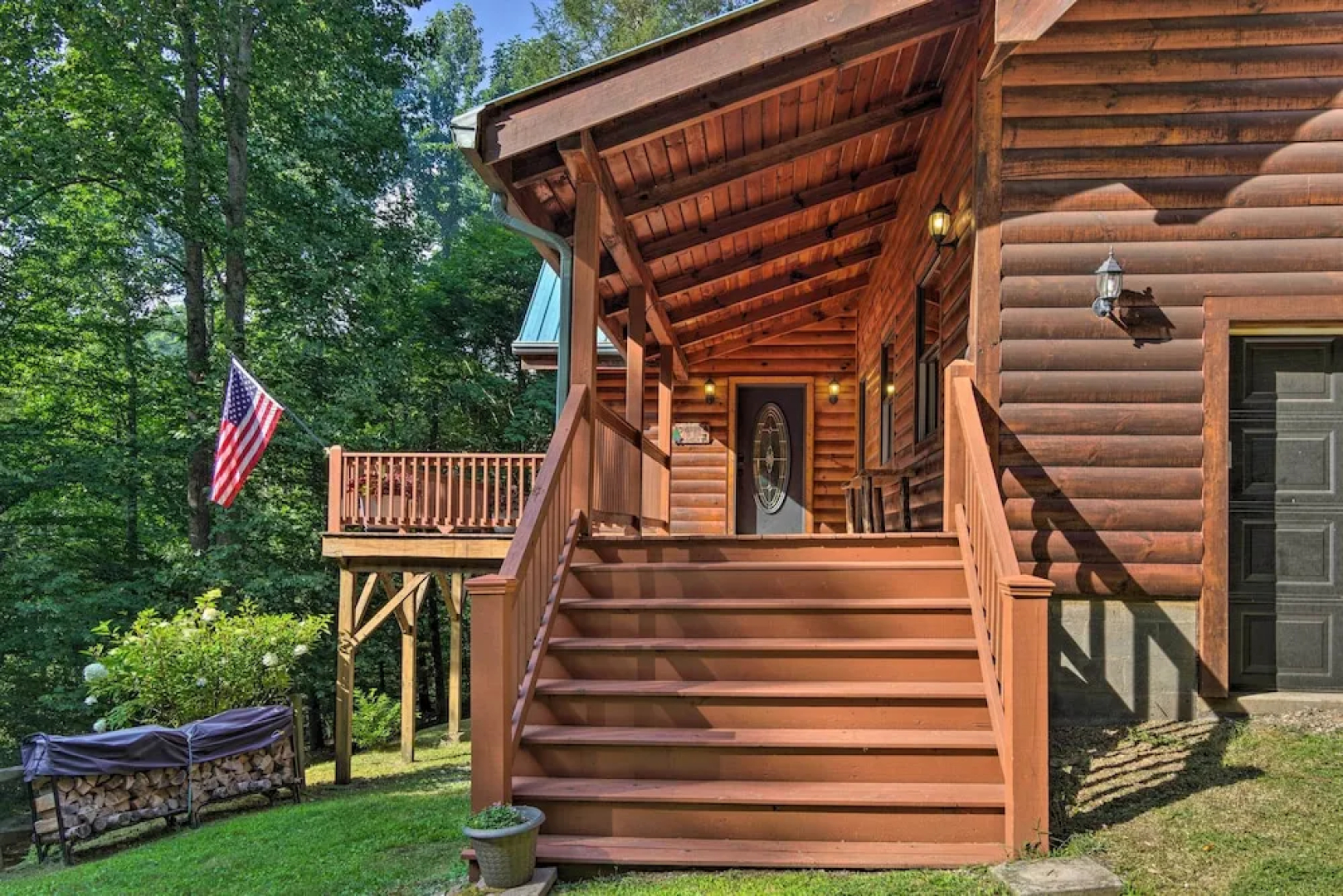 7 Mi to Ski Slopes: Mars Hill Cabin w/ Hot Tub!