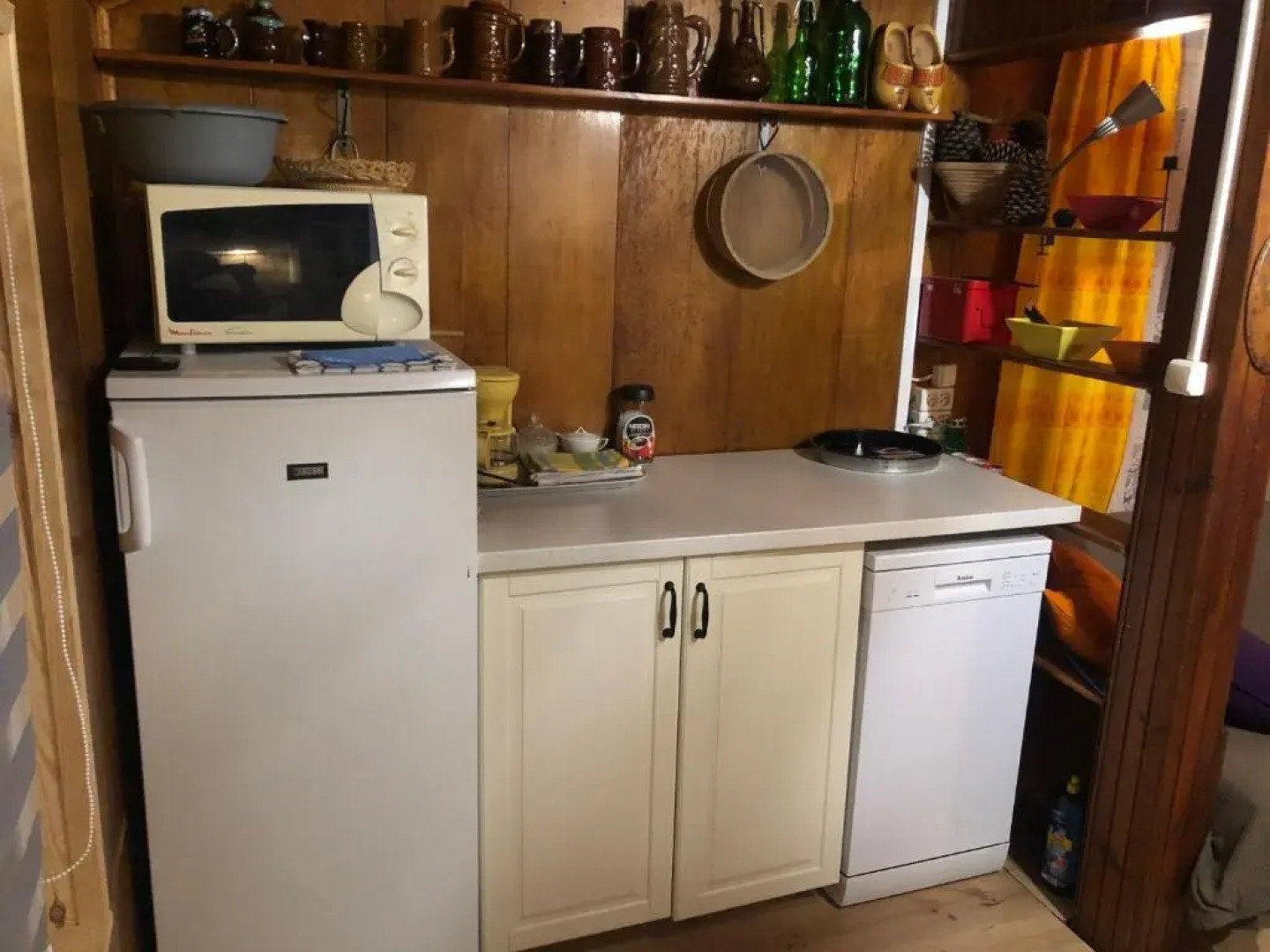 Letnisko SYMSAR 6, Drewniany domek letniskowy