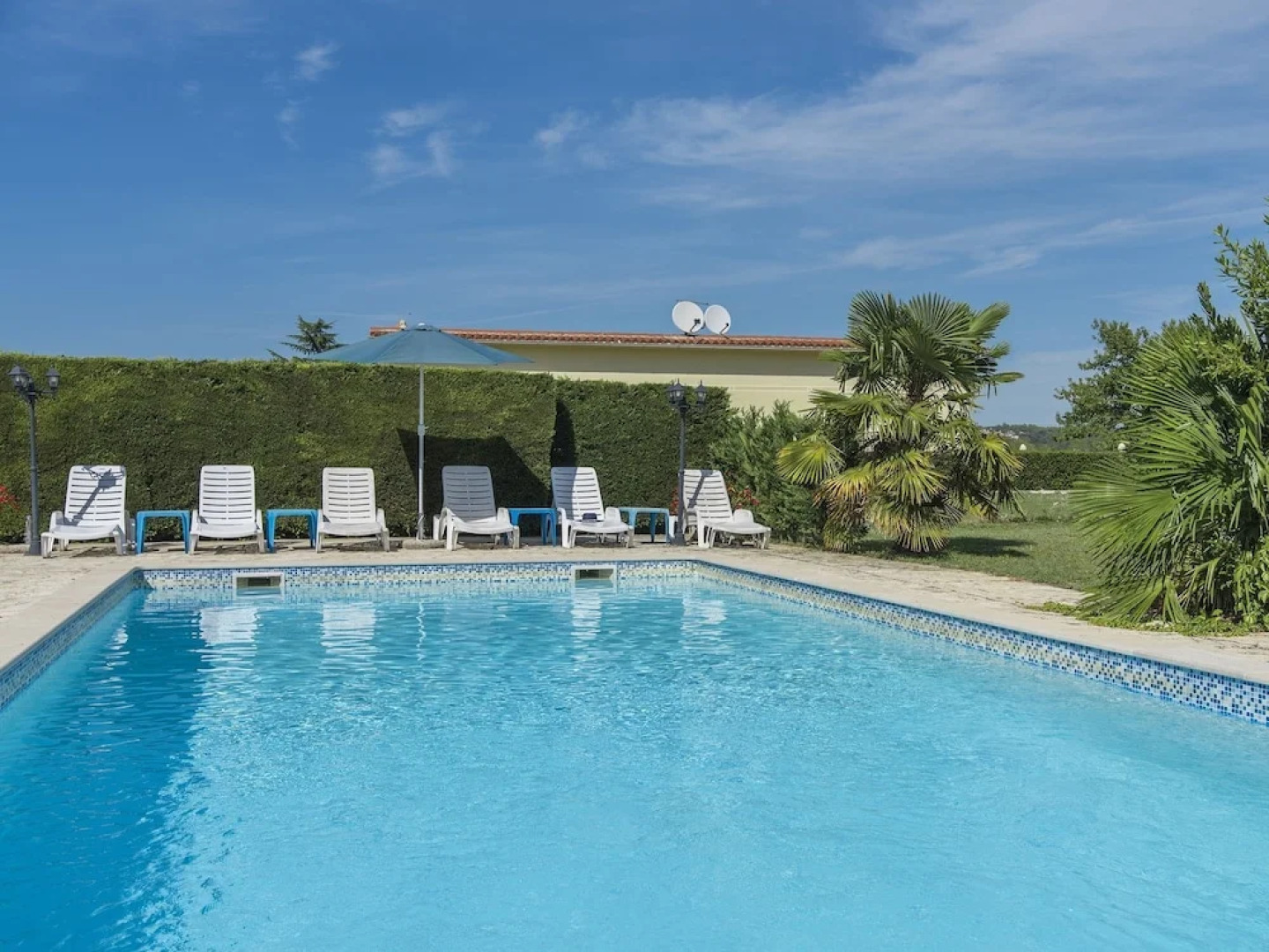 Stone Holiday House With a Spacious Yard and Private Pool