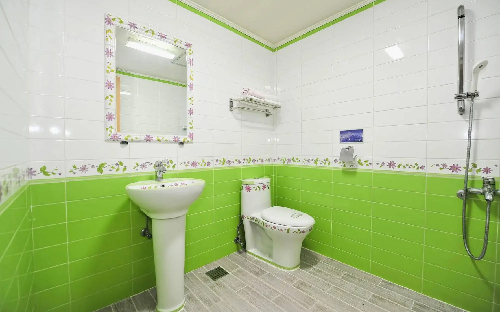 Sokcho Esher House Pension