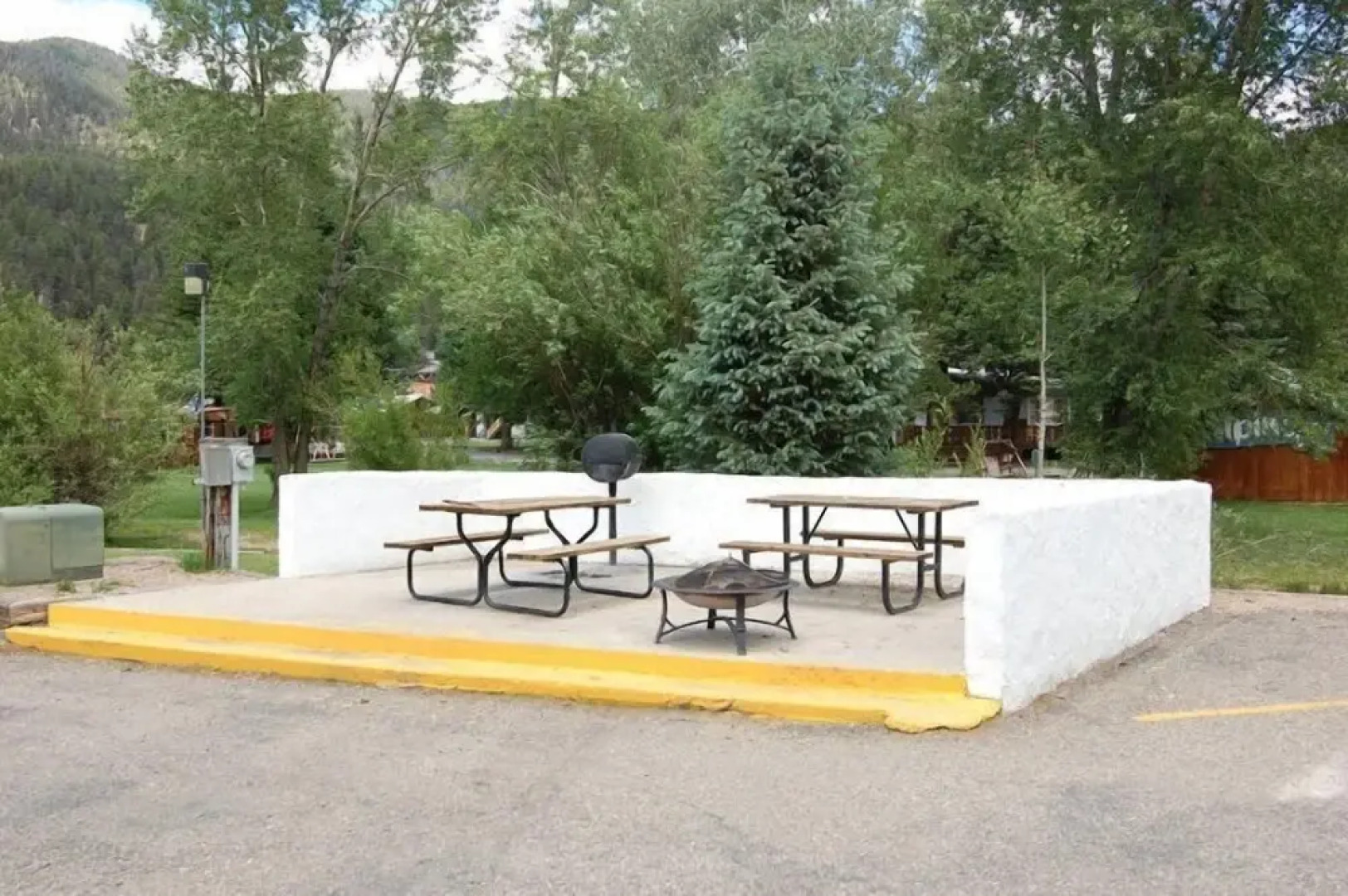 Claim_jumper_townhouse_19