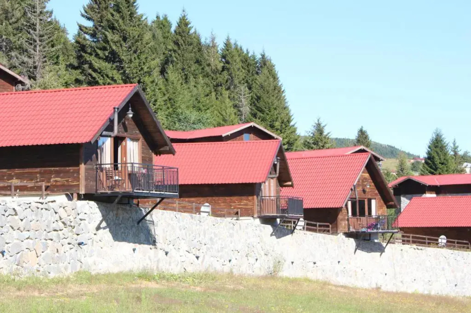 Karlibel Armutalan Yayla Evleri