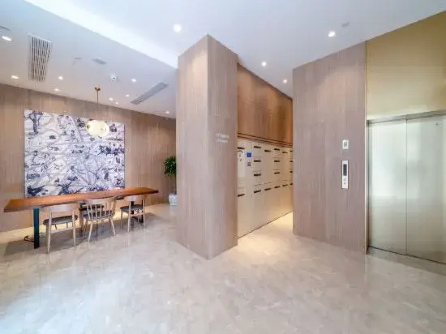 HanTing Premium Hotel (Wuhan Five Rings Sports Center Etouwan)