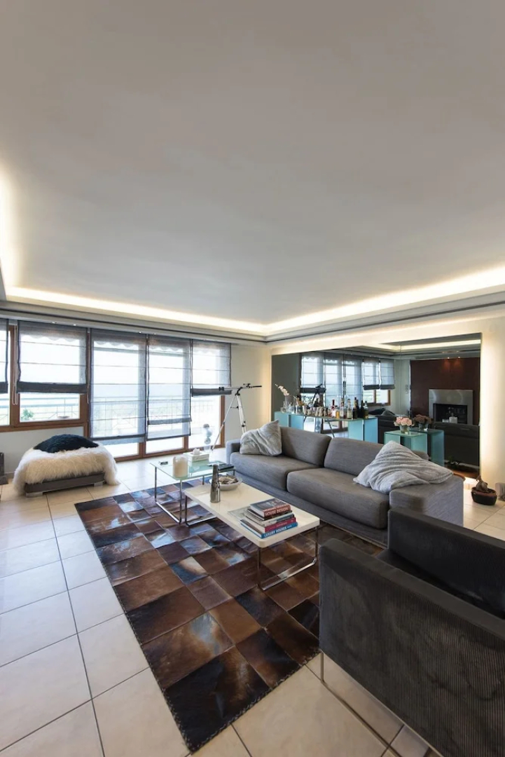 Cosmopolitan Maison