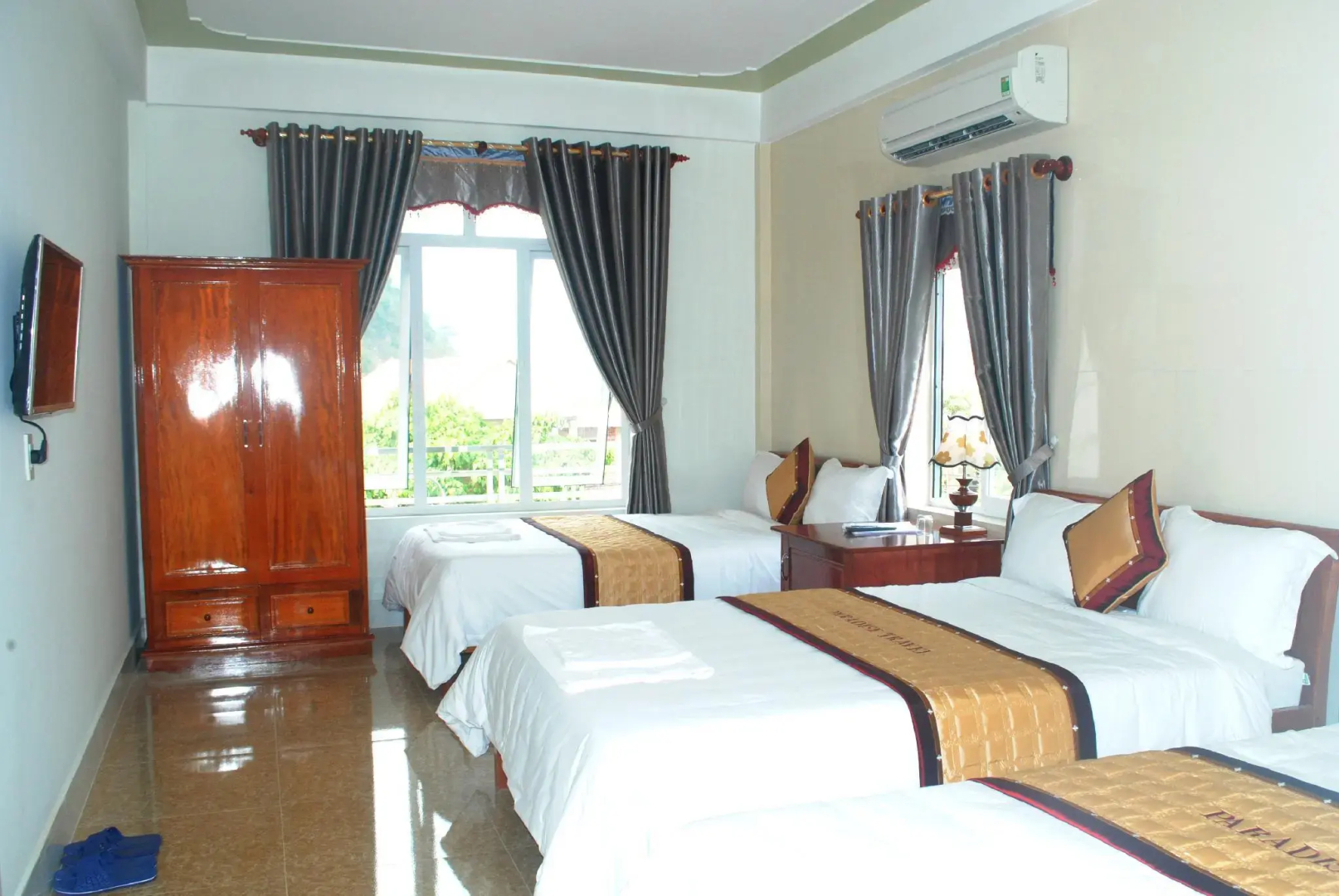 Paradise Hotel