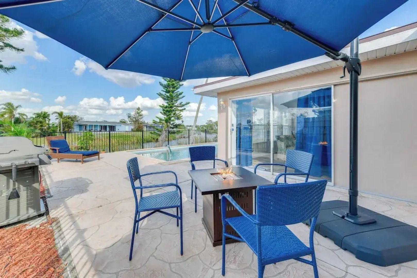 Canal-front Fishing & Pool: North Port Home