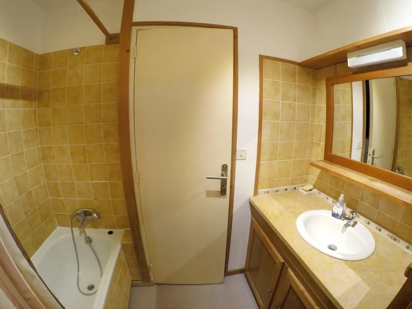 House With 4 Bedrooms in Lagrasse, With Pool Access and Wifi - 45 km F