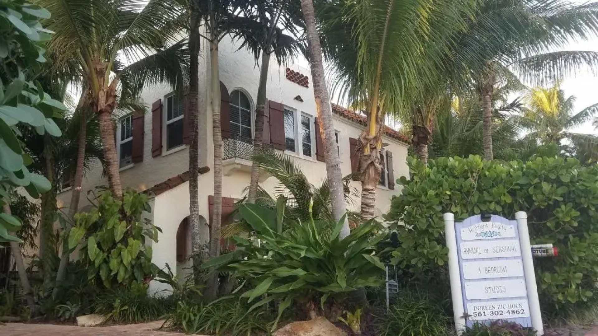 Downtown Whimsical Paradise Pool, Tiki Bar, 2 blocks to Atlantic Ave Delray