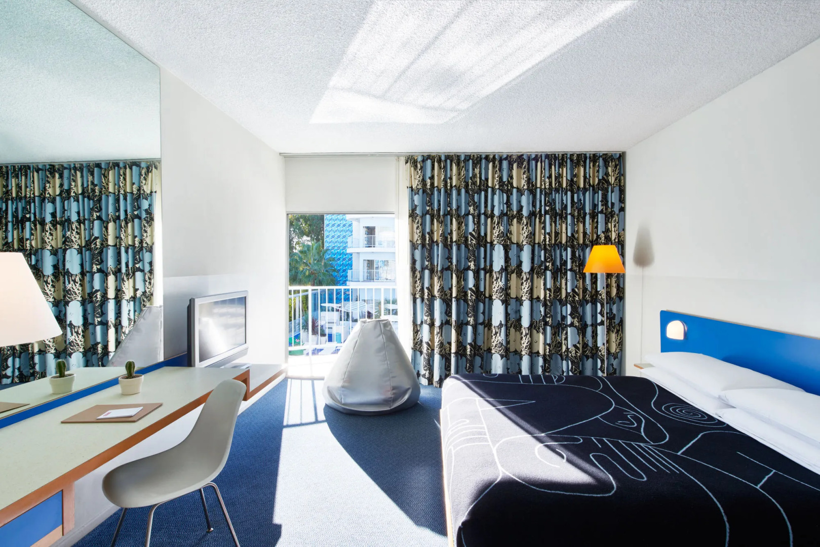 The Standard, Hollywood