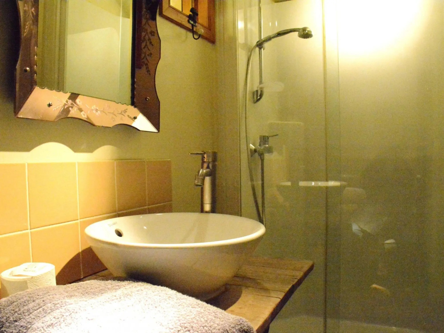 Charming Holiday Home In Bièvre With Sauna