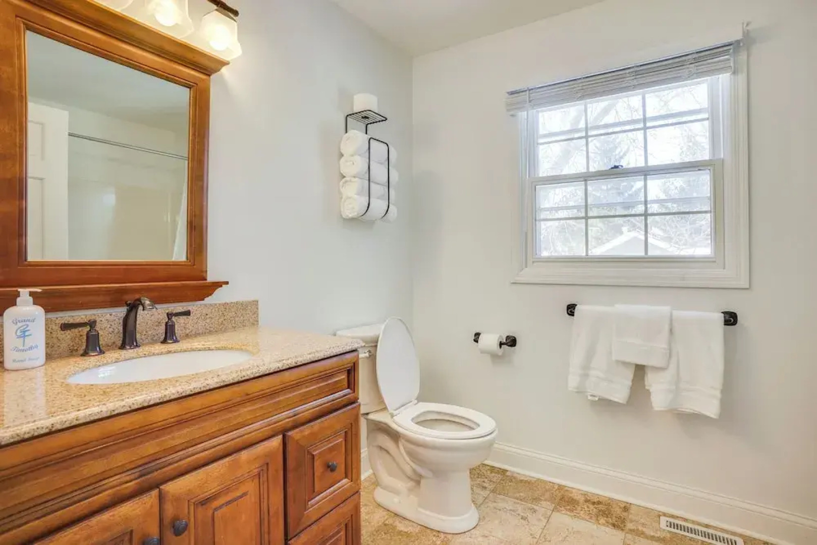 1/2 Mi to Lake Geneva: Home w/ Game Room