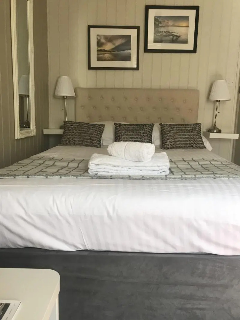 The Wheatsheaf Hotel