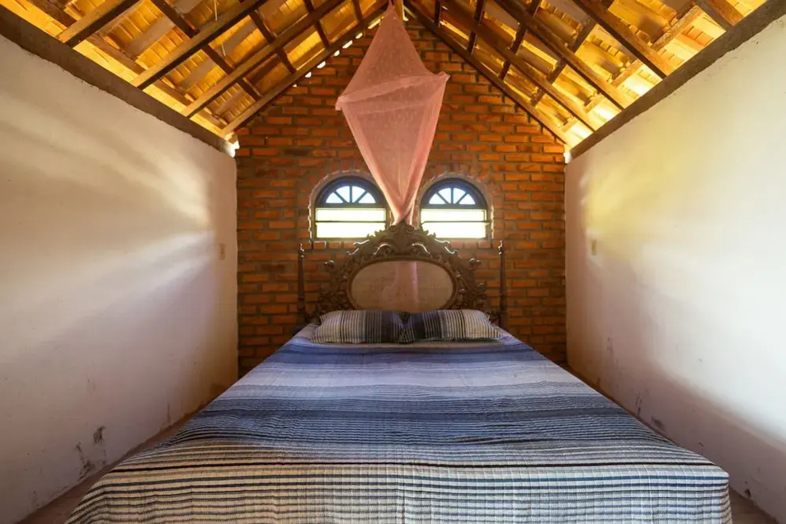 Casa de Campo Luxuosa c Piscina e Churrasqueira