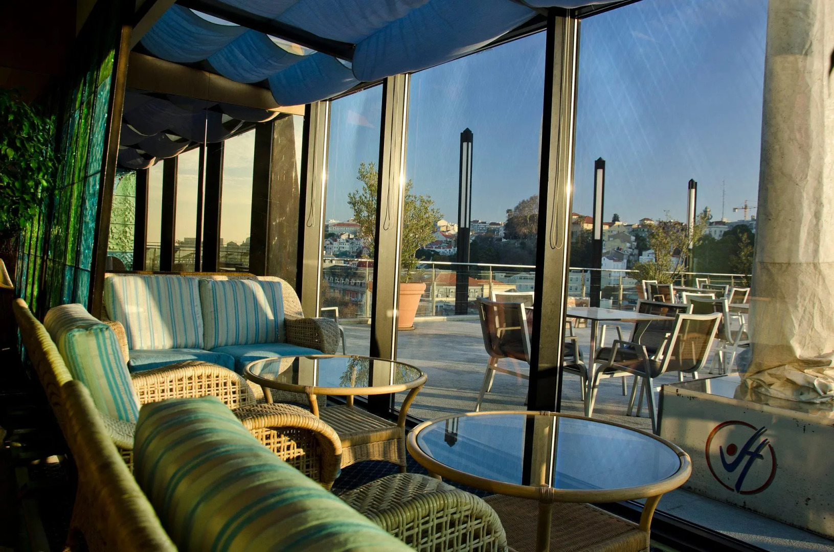 VIP Executive Eden Aparthotel