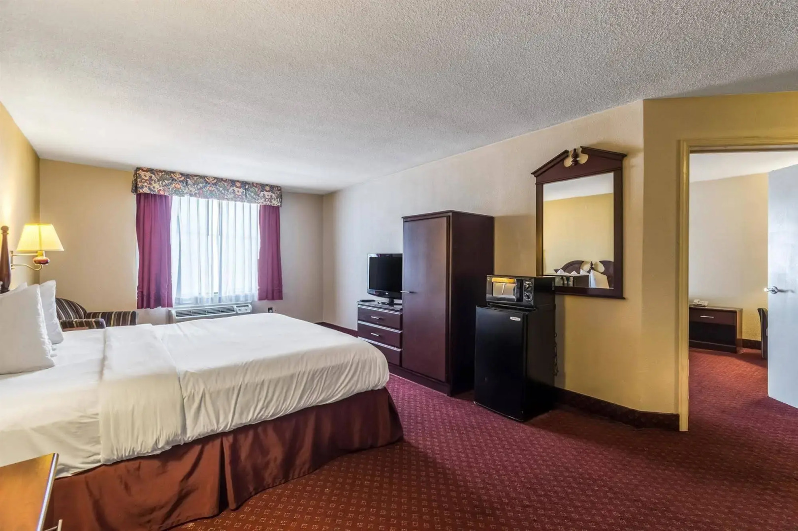 Econo Lodge Inn & Suites Chambersburg Central