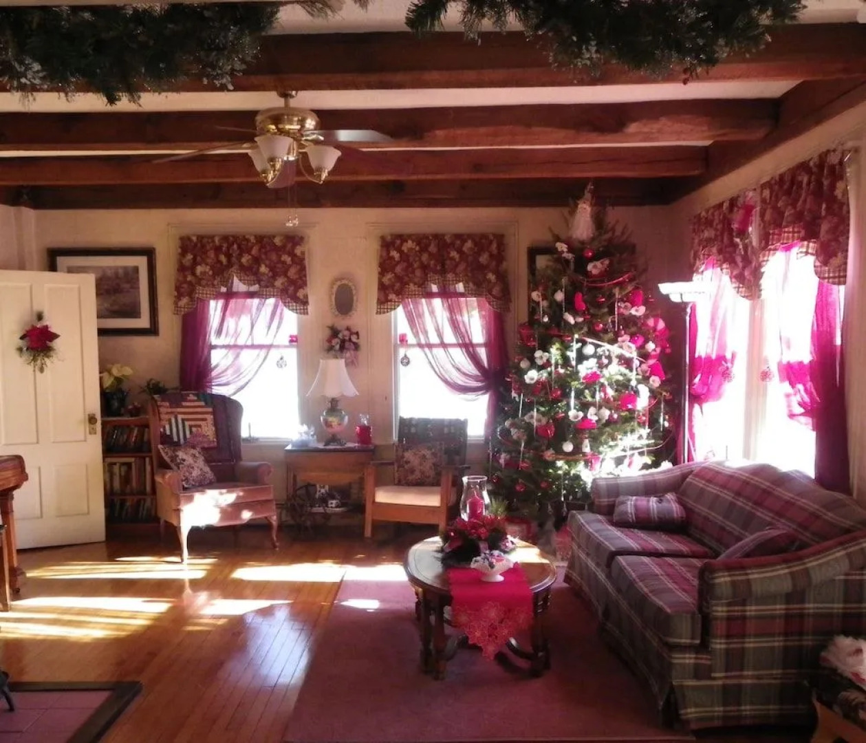 Old Red Inn & Cottages